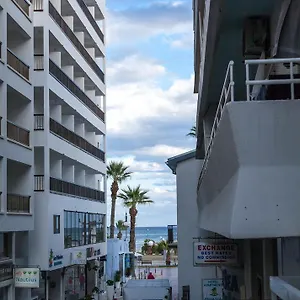  Apartment Les Palmiers House